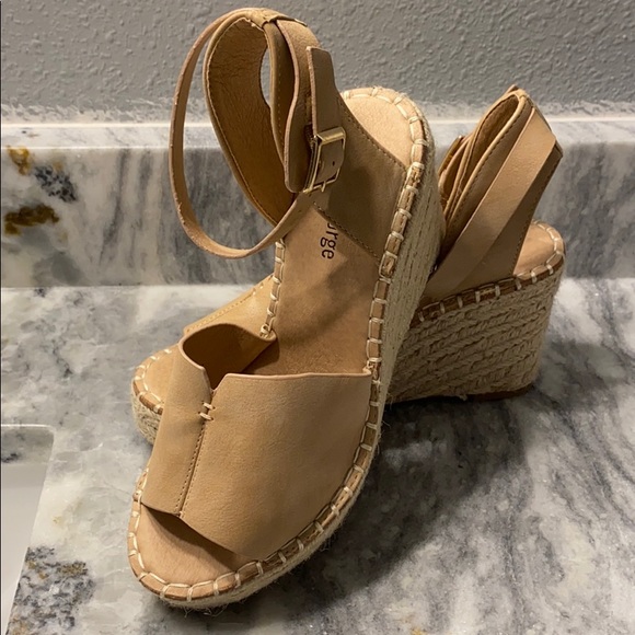 Brand new size 6 tan wedges - Picture 2 of 3